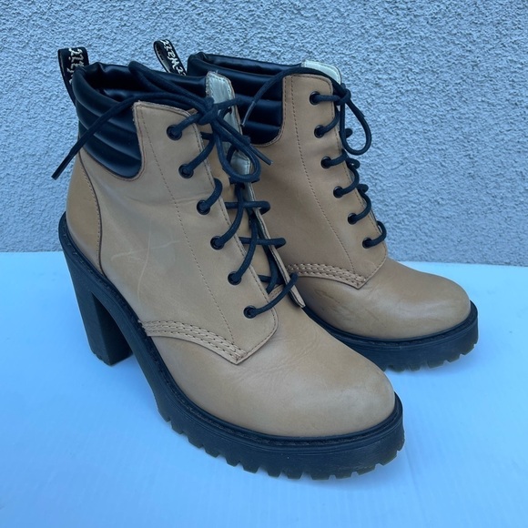 RARE Dr. Martens Tan Persephone 6 Eye Heeled Ankle Boots - Picture 11 of 13